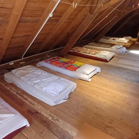 Cesta Hostel Табор Екстериор снимка
